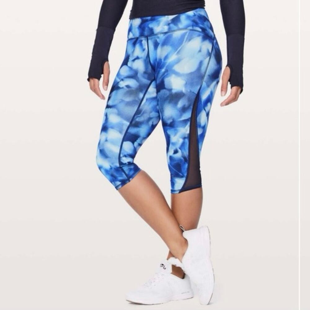 Lululemon Train Times 17"Crop Women 4 Blue Tie Dye EUC Mesh Compression Leggings